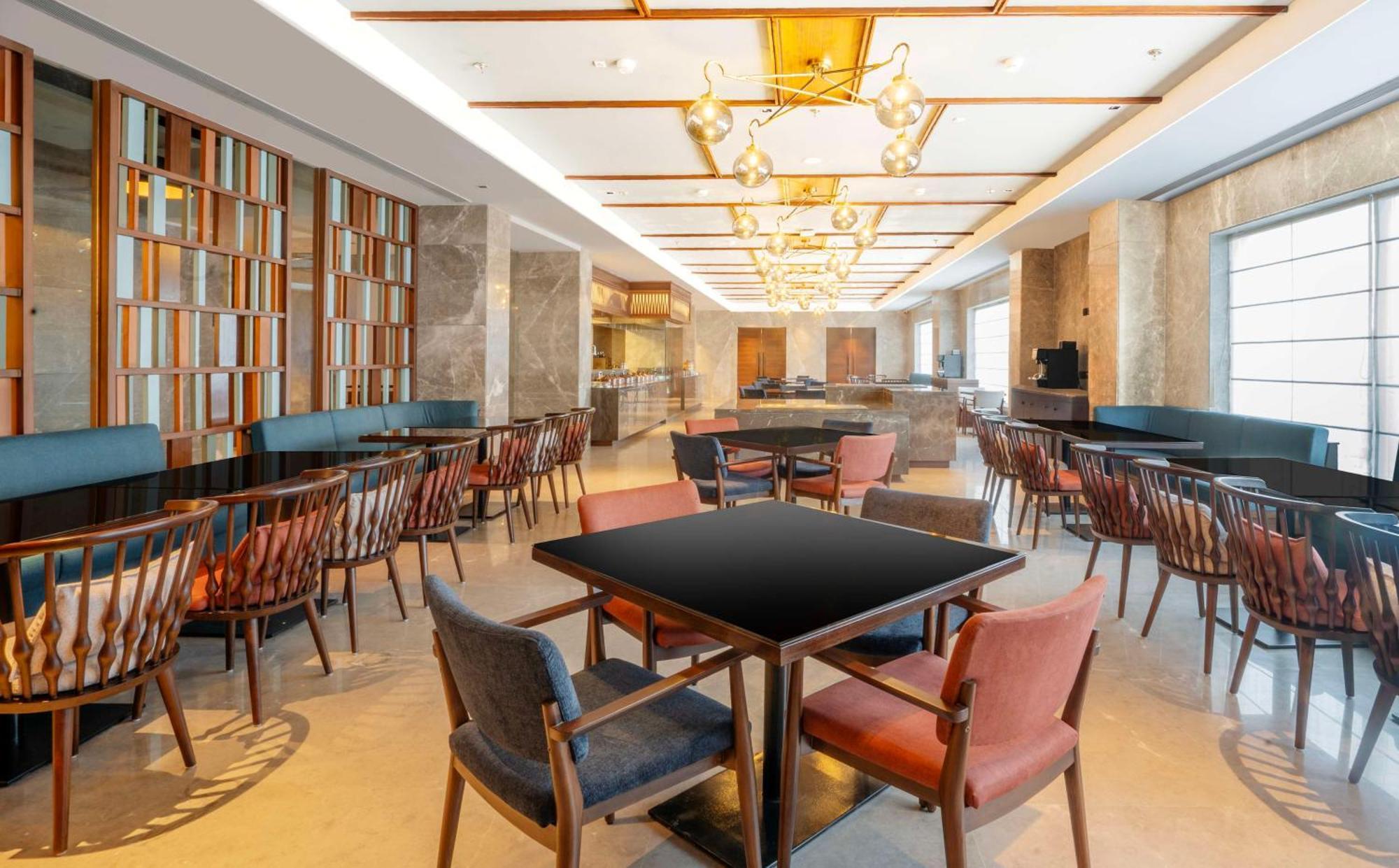 Radisson Hotel Vrindāvan Exterior foto